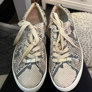 J/Slides women’s sneakers. Size 6.5
